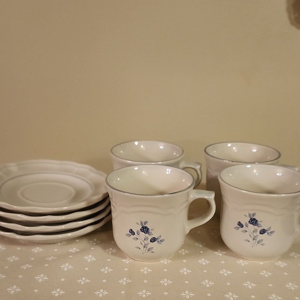 Pfaltzgraff Poetry White and Blue Floral Rose Mugs